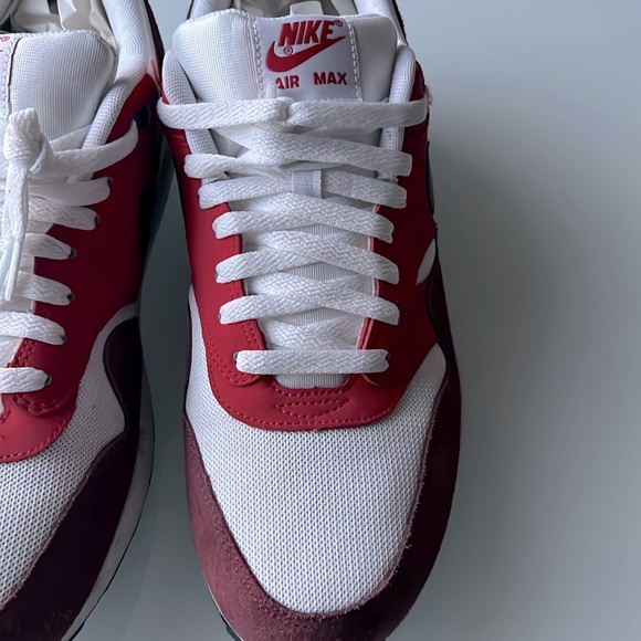 NIKE AIR MAX 1 ESSENTIAL WHITE/ BLACK-UNIVERSITY RED Sz 12 - Picture 2 of 10